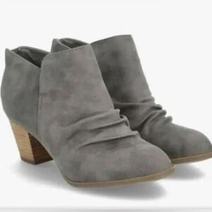 Report Clarice Heeled Booties Ankle Boots Gray Size 6.5W NEW